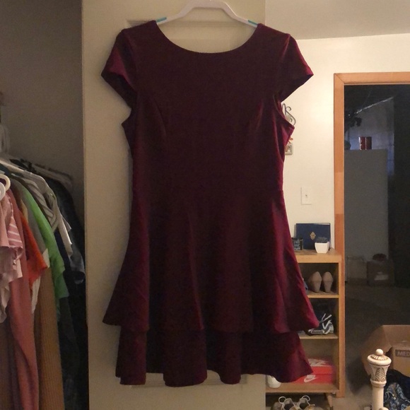 red dress - Picture 1 of 1